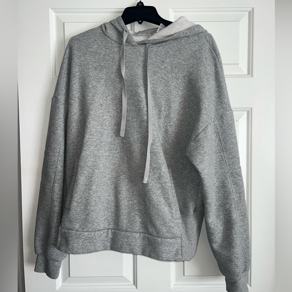 Alo yoga hoodie - Picture 1 of 4